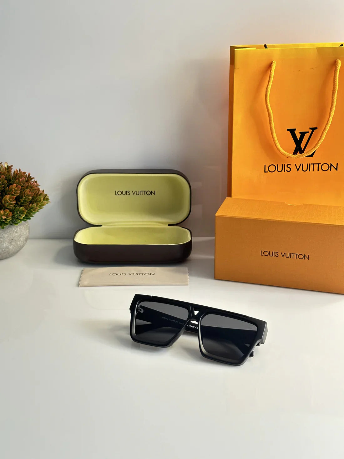 Black Luxury Shade With Premium Sunglasses